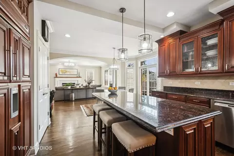 Kitchen - 2139 Center Ave, Northbrook, IL 60062 photo 3 of 3