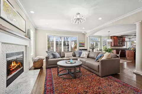 Living - 2139 Center Ave, Northbrook, IL 60062 photo 1 of 2