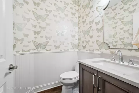 Bath - 2139 Center Ave, Northbrook, IL 60062 photo 1 of 6