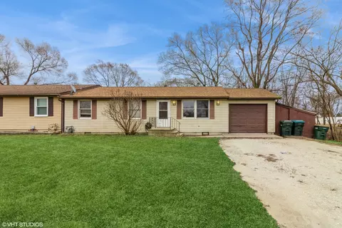 1105 Eileen St, Coal City, IL 60416