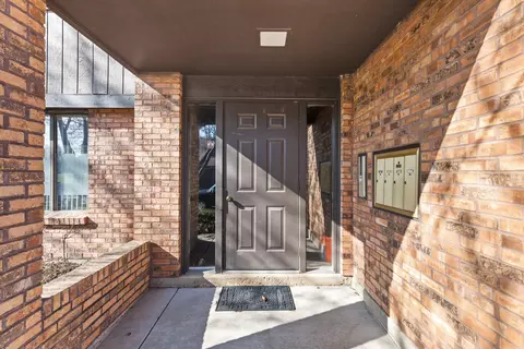 Other - 4 Creekside Cir #D, Elgin, IL 60123 photo 3 of 3
