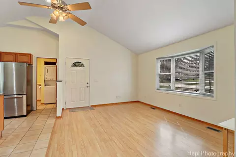 Living - 702 Oriole Trl, Mchenry, IL 60051 photo 3 of 6