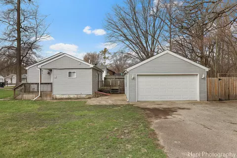 Exterior - 702 Oriole Trl, Mchenry, IL 60051 photo 1 of 3