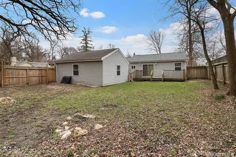Exterior - 702 Oriole Trl, Mchenry, IL 60051 photo 3 of 3