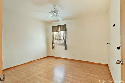 Bedroom - 702 Oriole Trl, Mchenry, IL 60051 photo 3 of 4