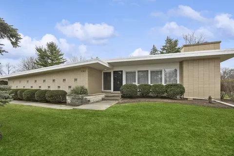 325 S Elmwood Ln, Palatine, IL 60067