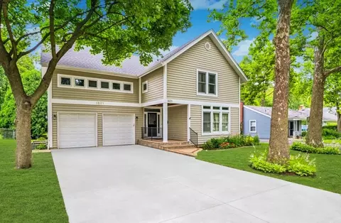 1621 Grove Ave, Highland Park, IL 60035