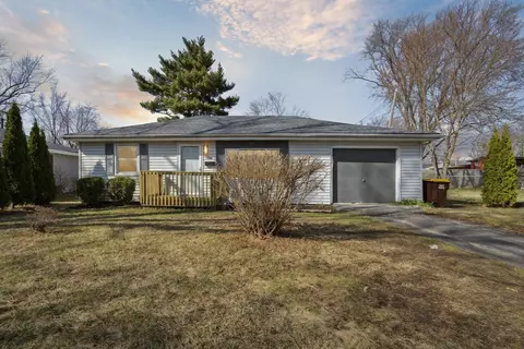 150 Wilson Ave, Machesney Park, IL 61115