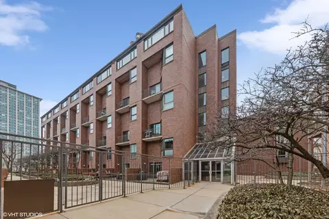 3700 N Lake Shore Dr #113, Chicago, IL 60613