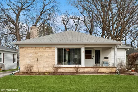 903 Windsor Rd, Highland Park, IL 60035