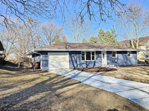 4308 Amherst Ln, Rockford, IL 61109