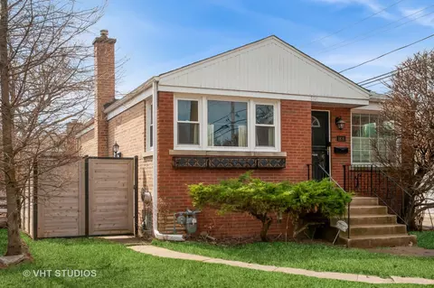 1816 Seward St, Evanston, IL 60202