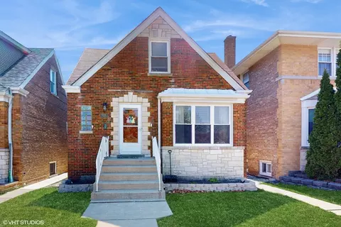7025 W Cornelia Ave, Chicago, IL 60634