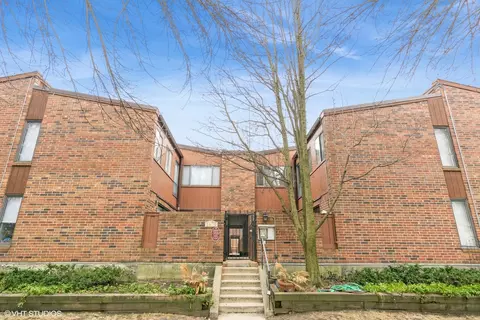 1801 W Touhy Ave #D, Chicago, IL 60626