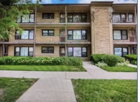 4841 N Harlem Ave #2, Chicago, IL 60646