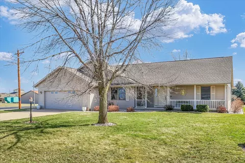106 Country View Ct, Gifford, IL 61847