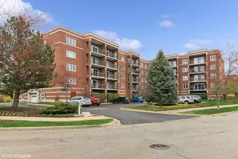 5255 N Riversedge Ter #410, Chicago, IL 60630