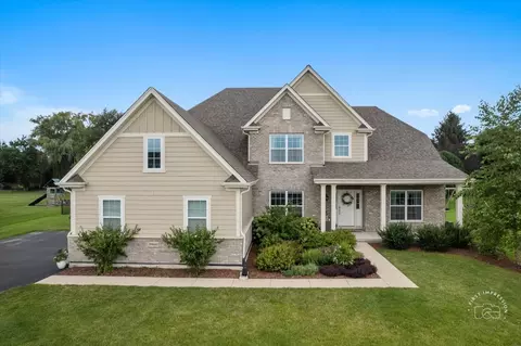 39 W660 Norton Lake Dr, Campton Hills, IL 60175