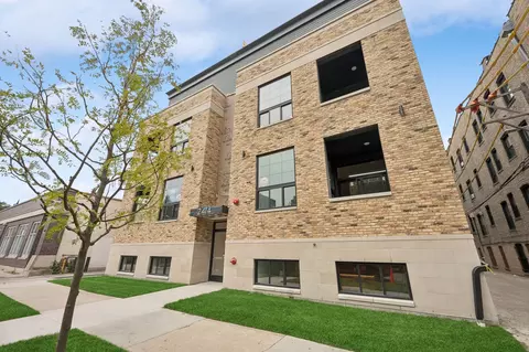 2414 N Sawyer Ave #3B, Chicago, IL 60647