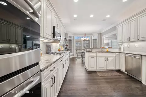 Kitchen - 1829 Rizzi Ln, Bartlett, IL 60103 photo 2 of 4