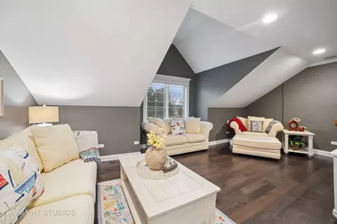 Living - 1829 Rizzi Ln, Bartlett, IL 60103 photo 2 of 6