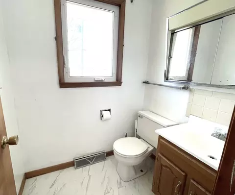 Bath - 1011 W 3rd St, Spring Valley, IL 61362 photo 2 of 2