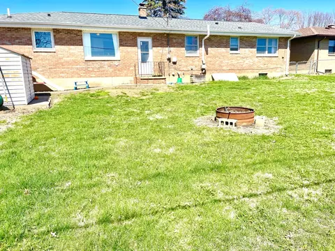 Exterior - 1011 W 3rd St, Spring Valley, IL 61362 photo 2 of 2