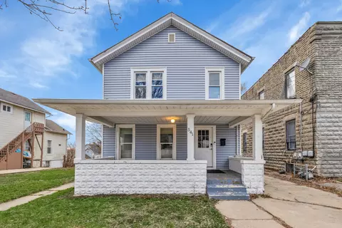 541 S Broadway Ave, Aurora, IL 60505