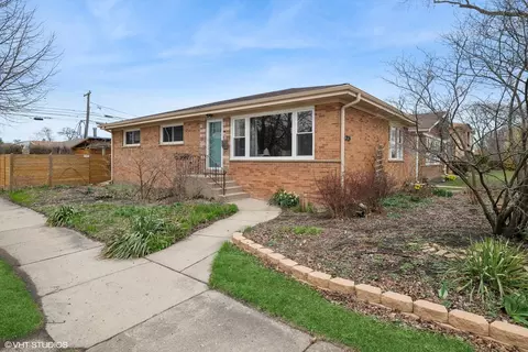 3556 Main St, Skokie, IL 60076