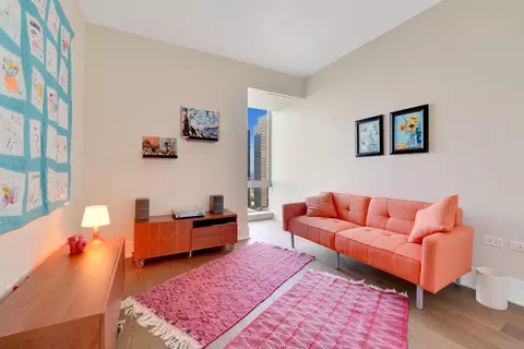 Living - 363 E Wacker Dr #4201, Chicago, IL 60601 photo 5 of 6
