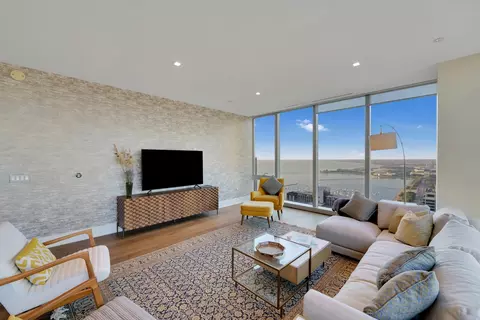 Living - 363 E Wacker Dr #4201, Chicago, IL 60601 photo 1 of 6