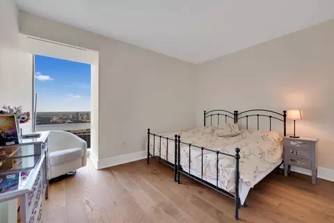Bedroom - 363 E Wacker Dr #4201, Chicago, IL 60601 photo 2 of 2