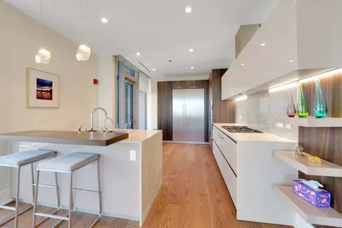 Kitchen - 363 E Wacker Dr #4201, Chicago, IL 60601 photo 4 of 4