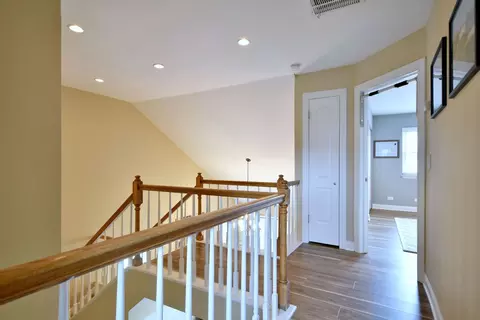 Entry Way - 702 Dorset Cir, Wheeling, IL 60090 photo 4 of 4