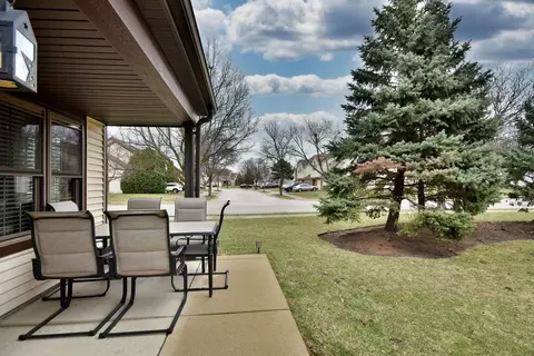 Exterior - 702 Dorset Cir, Wheeling, IL 60090 photo 4 of 4