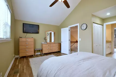 Bedroom - 702 Dorset Cir, Wheeling, IL 60090 photo 3 of 7