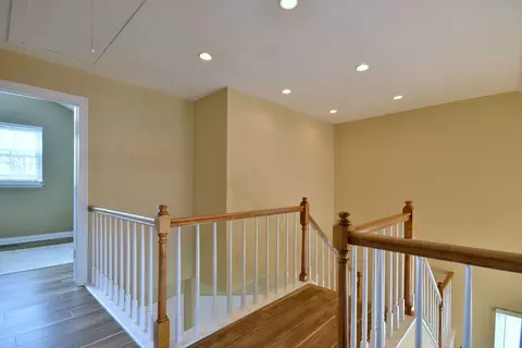 Entry Way - 702 Dorset Cir, Wheeling, IL 60090 photo 3 of 4