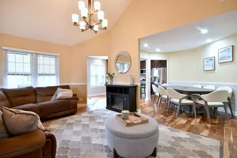 Living - 702 Dorset Cir, Wheeling, IL 60090 photo 1 of 5