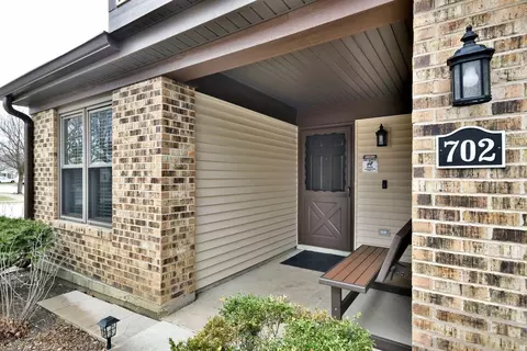 Exterior - 702 Dorset Cir, Wheeling, IL 60090 photo 2 of 4