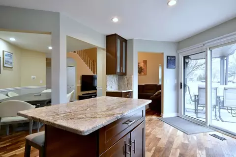 Kitchen - 702 Dorset Cir, Wheeling, IL 60090 photo 5 of 5
