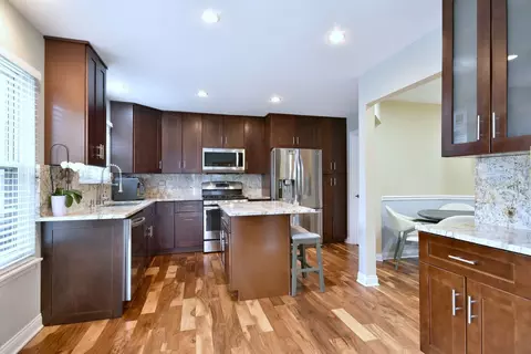 Kitchen - 702 Dorset Cir, Wheeling, IL 60090 photo 1 of 5