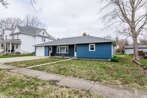 405 E Main St, Peotone, IL 60468