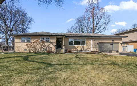 6734 W Edgewood Rd, Palos Heights, IL 60463