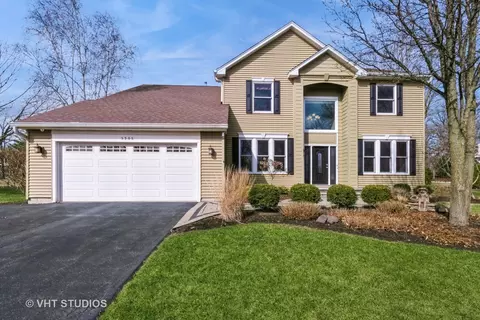 5305 Conifer Ln, Gurnee, IL 60031
