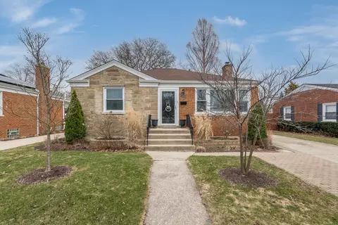 2135 Hull Ave, Westchester, IL 60154