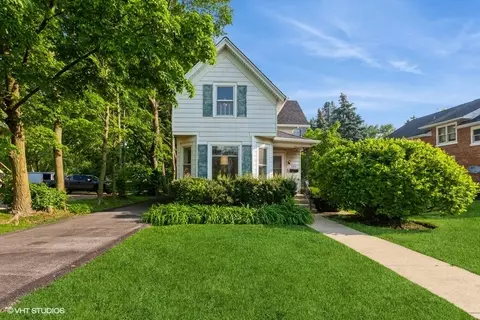 940 W Main St, Saint Charles, IL 60174