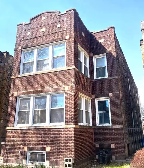 6448 N Rockwell St, Chicago, IL 60645