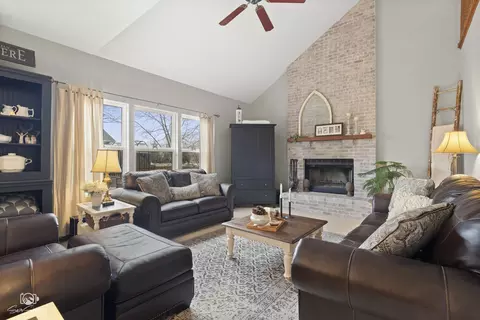 Living - 2704 Discovery Dr, Plainfield, IL 60586 photo 2 of 4