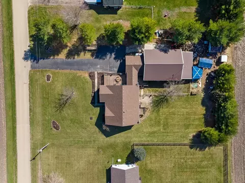 View/Area - 3885 E 2050th Rd, Serena, IL 60549 photo 3 of 4