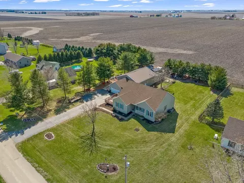 View/Area - 3885 E 2050th Rd, Serena, IL 60549 photo 2 of 4
